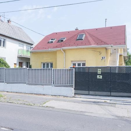 Hi-Bp Garden City Batsanyi Tiny House Near The City Train With Free Parking บูดาเปสต์ ภายนอก รูปภาพ