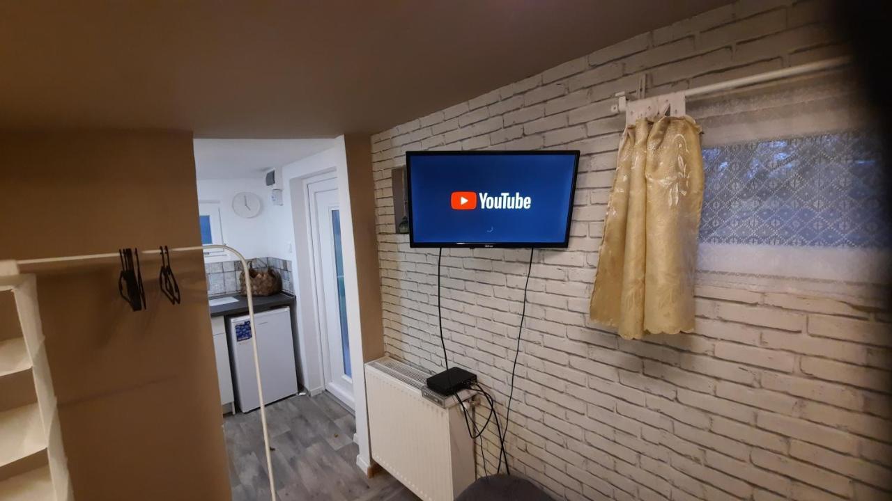 Hi-Bp Garden City Batsanyi Tiny House Near The City Train With Free Parking บูดาเปสต์ ภายนอก รูปภาพ