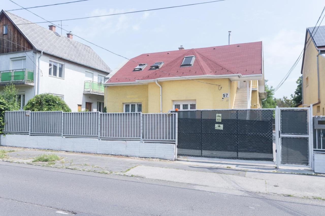 Hi-Bp Garden City Batsanyi Tiny House Near The City Train With Free Parking บูดาเปสต์ ภายนอก รูปภาพ