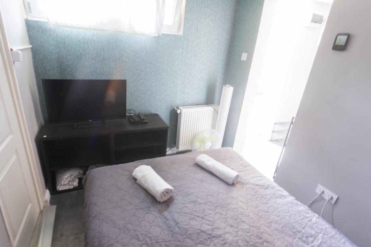 Hi-Bp Garden City Batsanyi Tiny House Near The City Train With Free Parking บูดาเปสต์ ภายนอก รูปภาพ